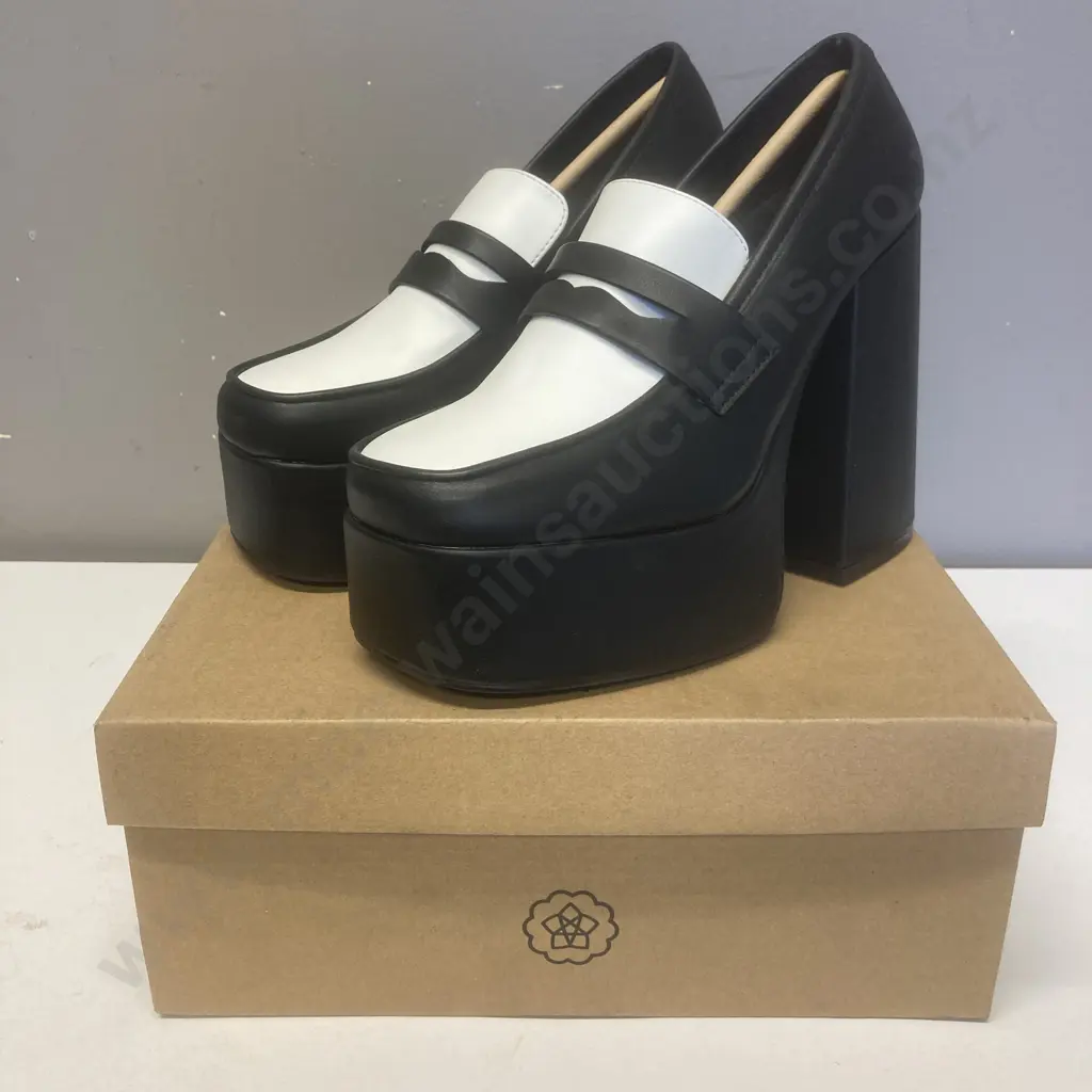 New Daisy Street Exclusive Platform Heeled Loafers In Monochrome, Sz UK5, EU38, Black Image 1++