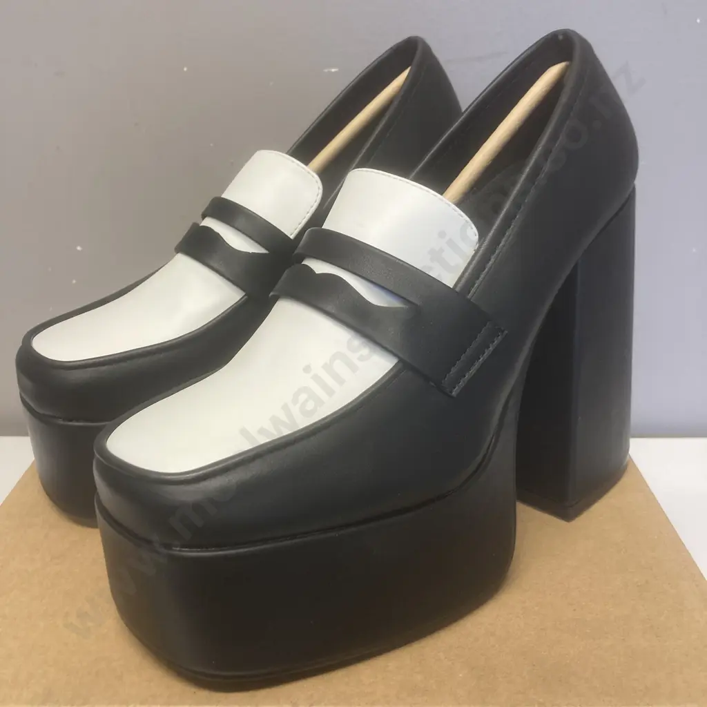 New Daisy Street Exclusive Platform Heeled Loafers In Monochrome, Sz UK5, EU38, Black Image 1++