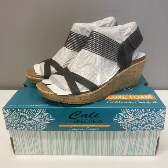 New Skechers Beverlee Wedge Casual Outing, Black, Sz UK6, USA 9