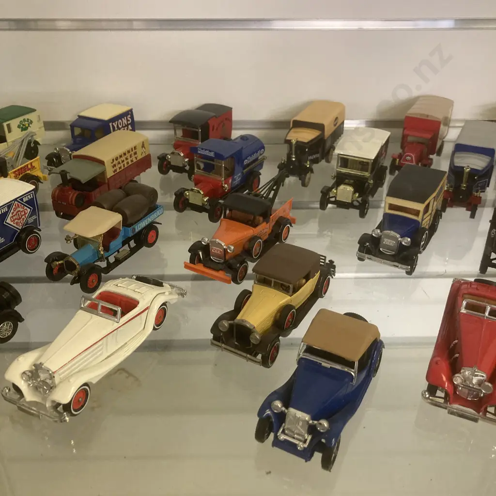 Lot of 33 Assorted Matchbox Models Of Yesteryear Image 1++