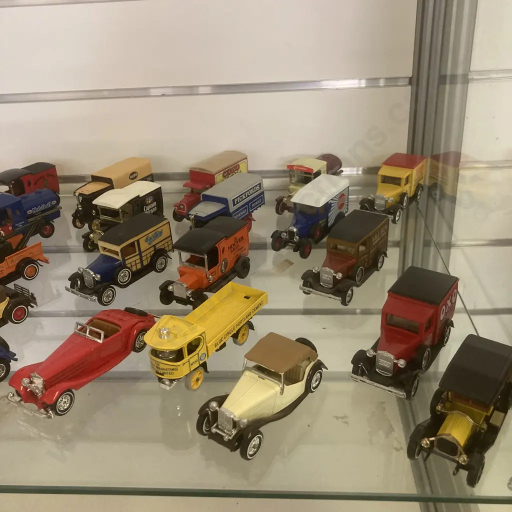 Lot of 33 Assorted Matchbox Models Of Yesteryear Image 1++