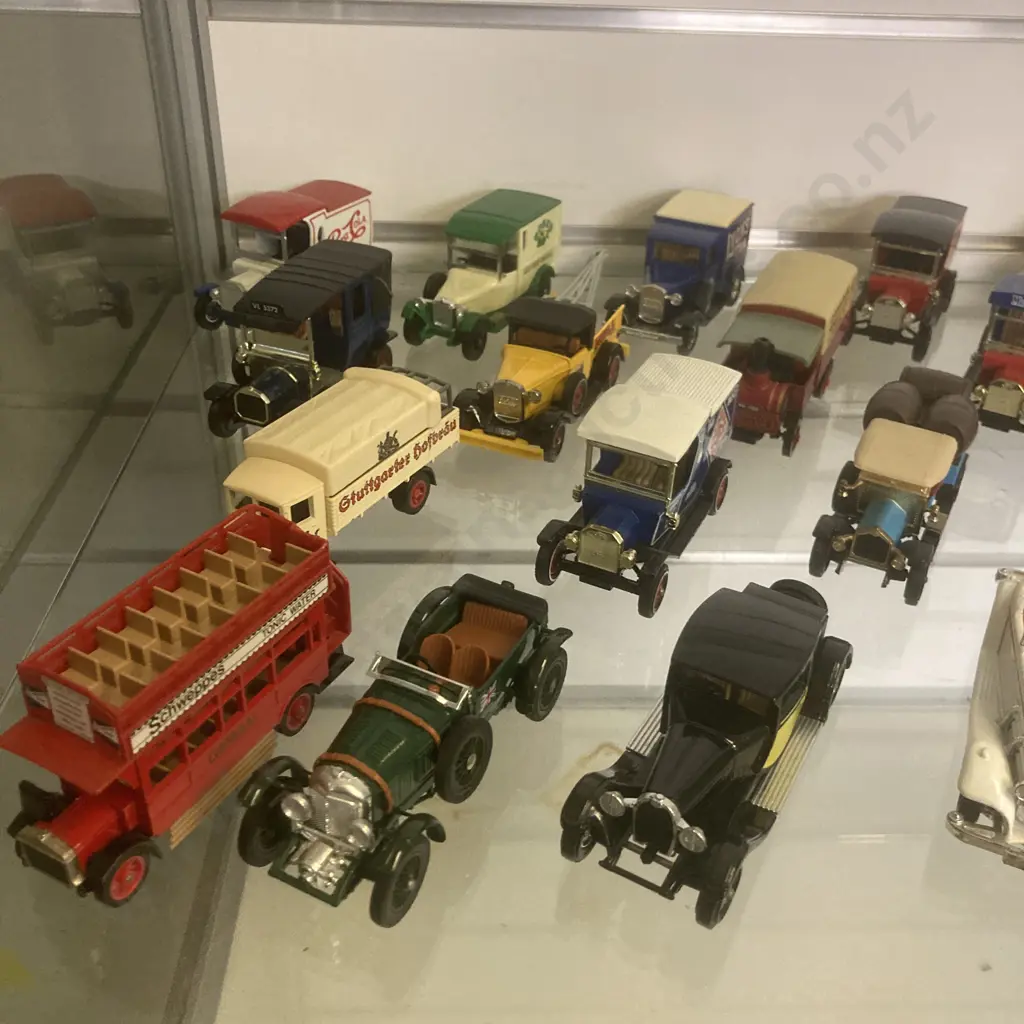 Lot of 33 Assorted Matchbox Models Of Yesteryear Image 1++