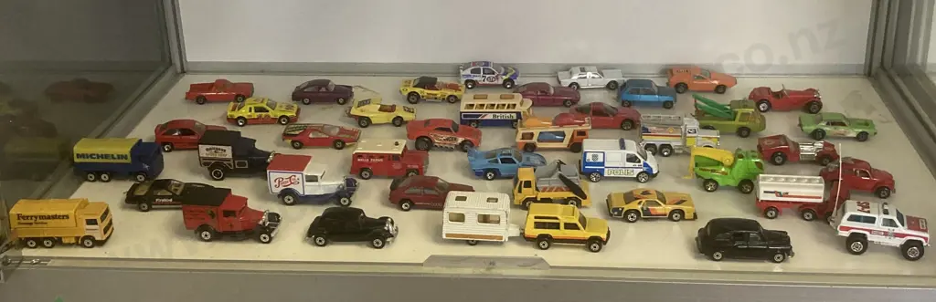Lot of 40 Assorted Matchbox Models Image 1++