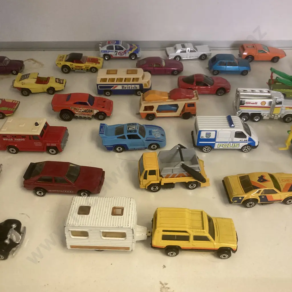 Lot of 40 Assorted Matchbox Models Image 1++