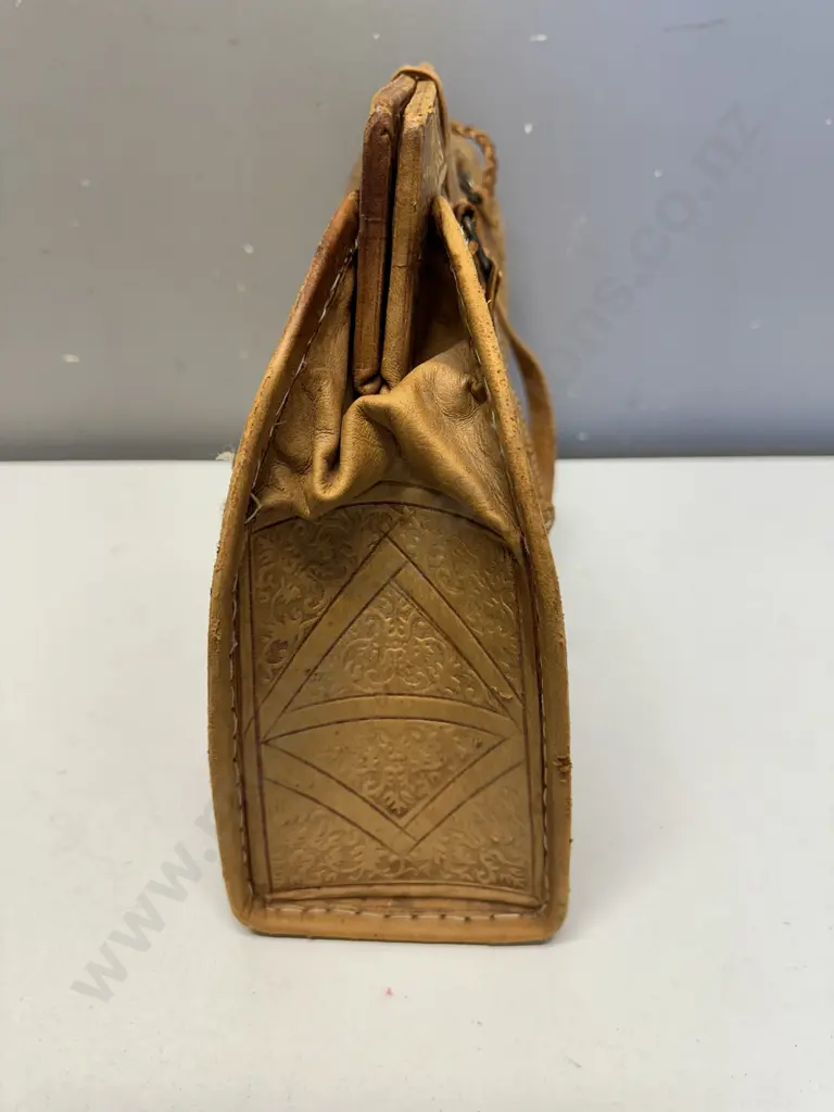Vintage 1960s Tooled Leather Handbag (As Found Condition) Image 1++