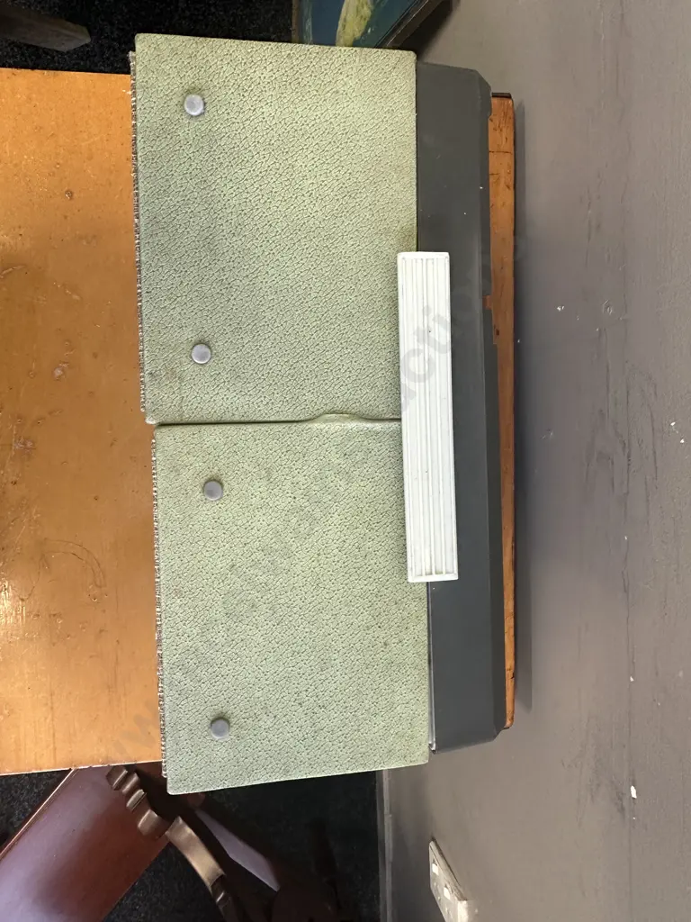 Vintage Retro Stereo / Record Player (Not Working) Image 1++