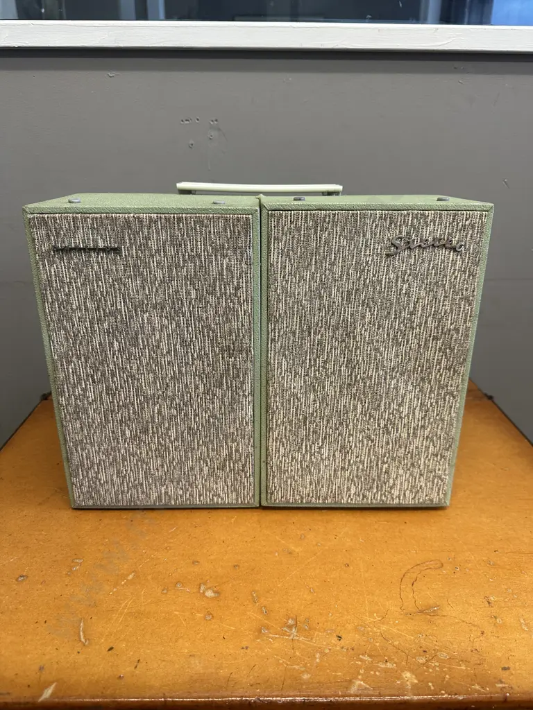 Vintage Retro Stereo / Record Player (Not Working) Image 1++
