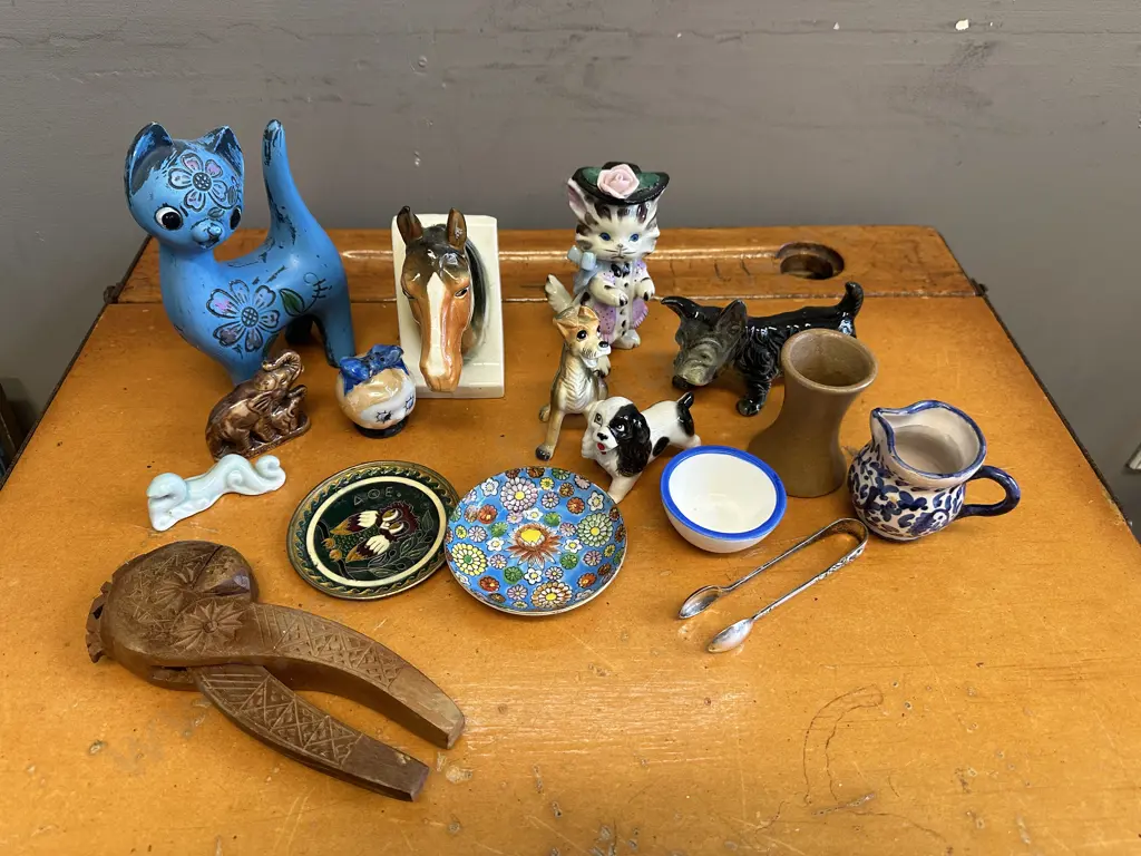 Assorted China Animal Ornaments, Dishes Etc Image 1++