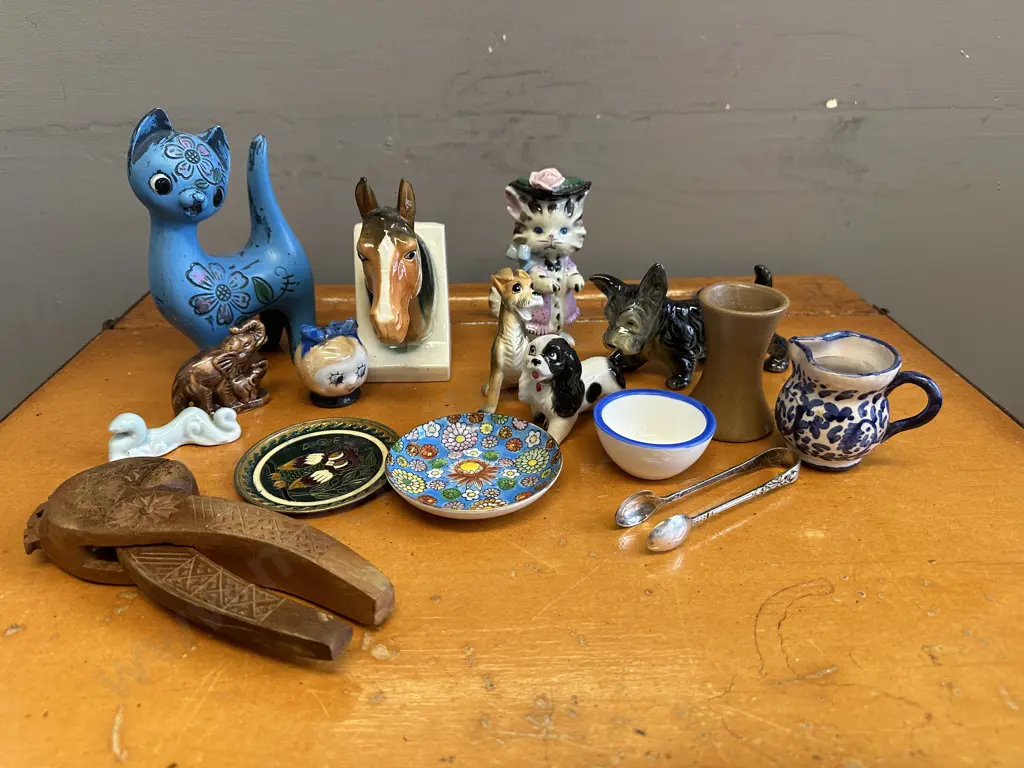 Assorted China Animal Ornaments, Dishes Etc Image 1++