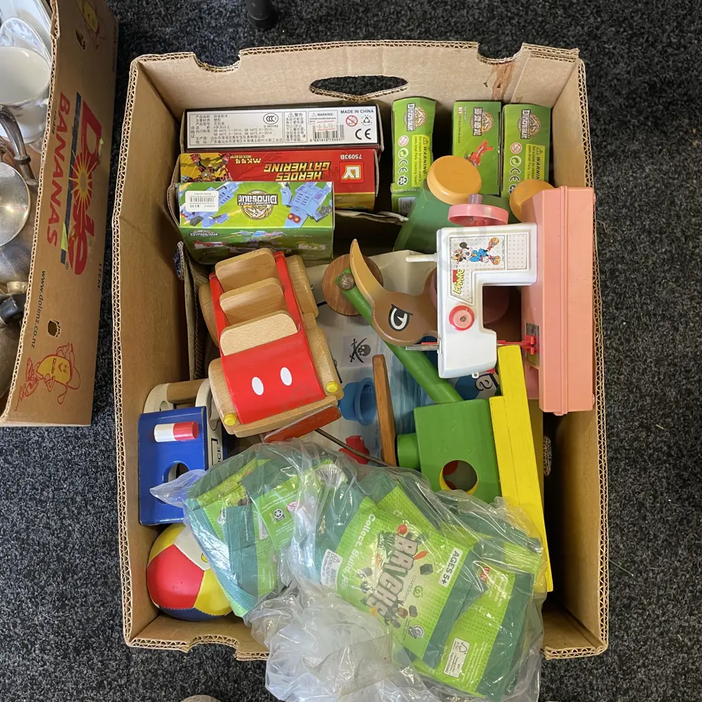 Box of assorted kids toys Image 1++