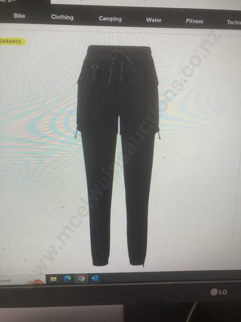 New Torpedo7 Women's Belted Convertible Pants - Black, Sz L/14" Image 1++