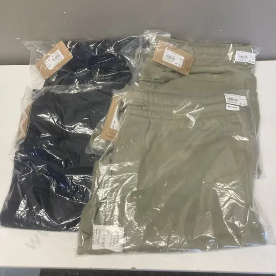 Torpedo7 Men's Fleece Everday Short - Khaki, 2 x Sz XL & 2 x Navy Blazer Sz XL