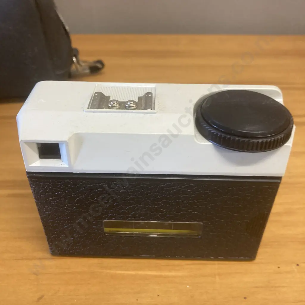 Vintage Kodak INSTAMATIC 25 Camera With Original Case, Hanimex 110FR Camera, Weston Master V Light Meter Etc Image 1++