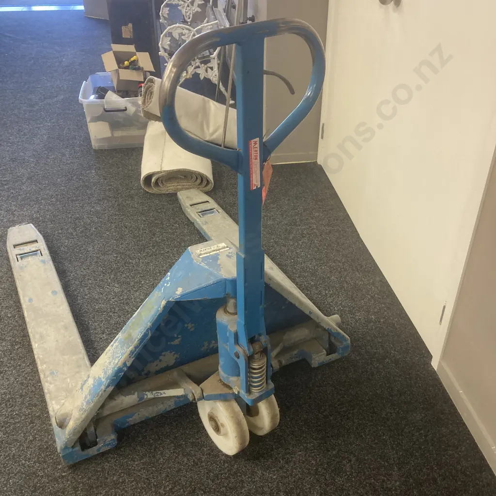 Merton Pallet Truck - 3000Kg, Model 438.5.48N, Width 97cm Image 1++