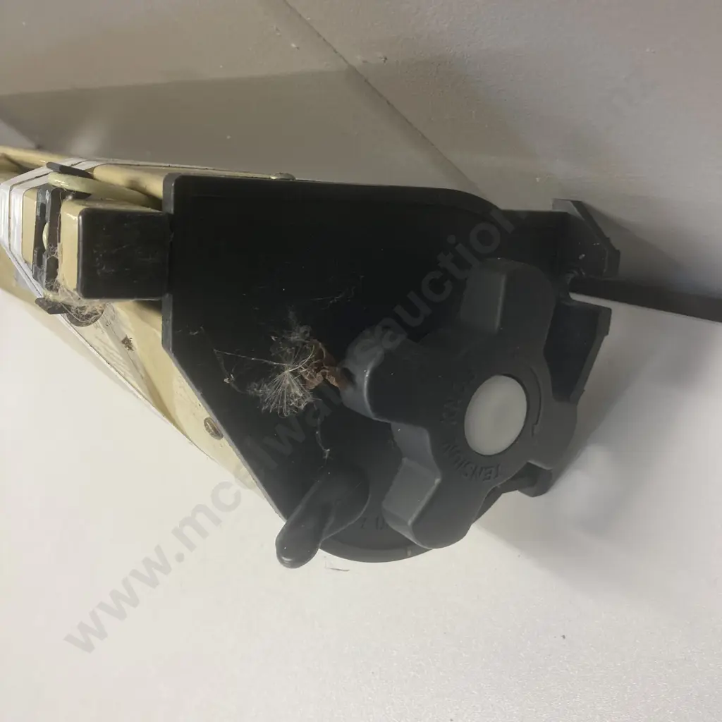 Austral Retractaway 40 Clothesline Image 1++