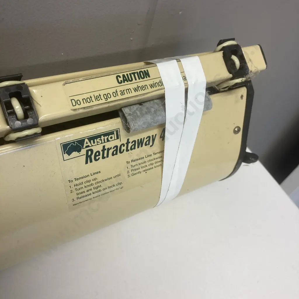 Austral Retractaway 40 Clothesline Image 1++