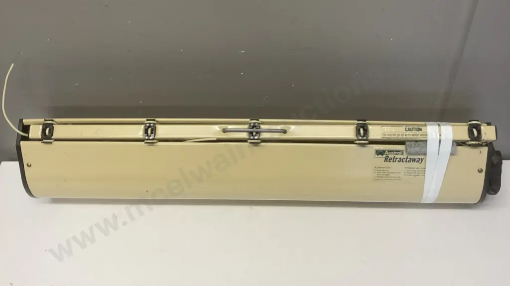 Austral Retractaway 40 Clothesline Image 1++