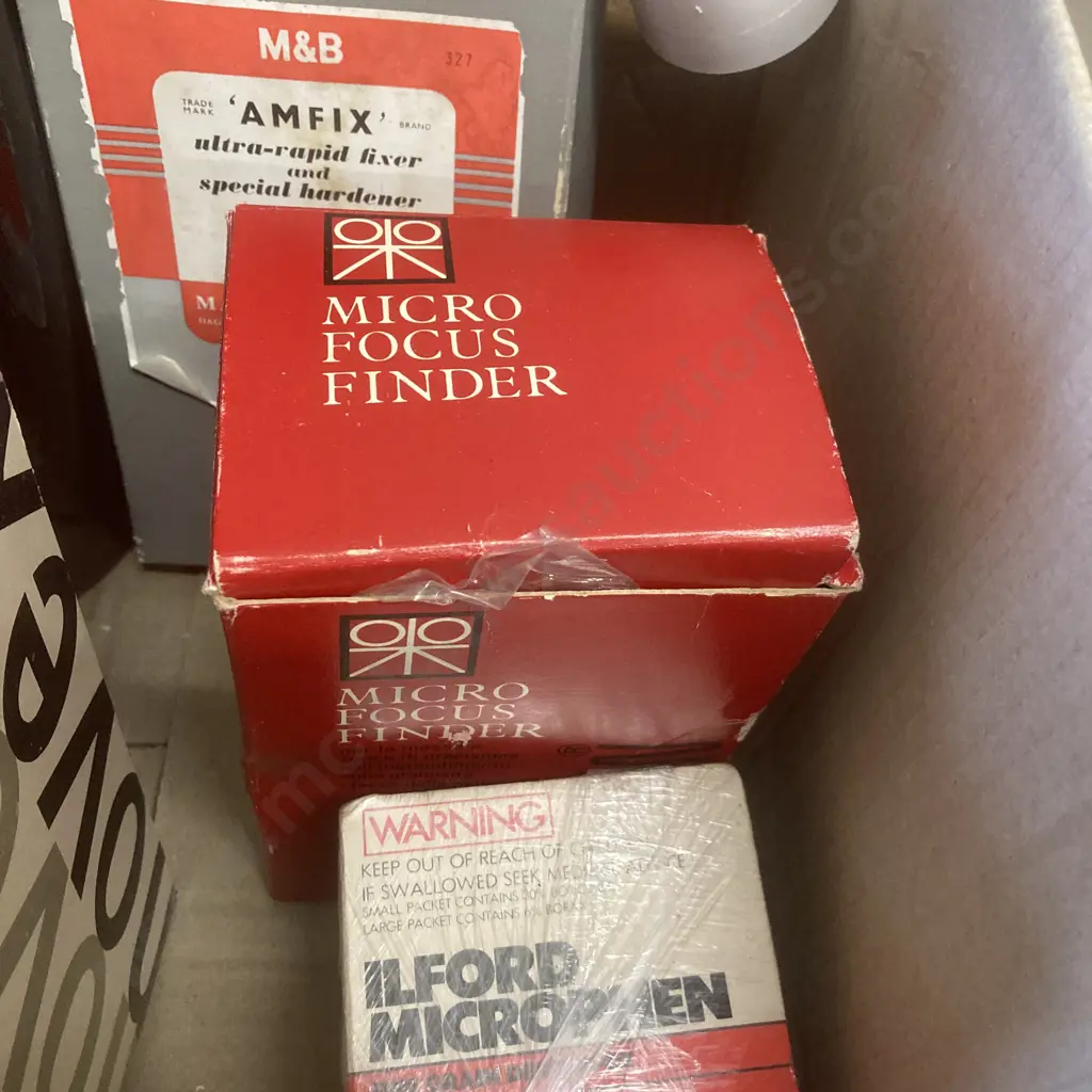 Box Lot Paterson Darkroom Safelight, Novex R Darkroom Enlarger Timer, Jobo Developing Tanks, Micro Focus Finder Etc Image 1++