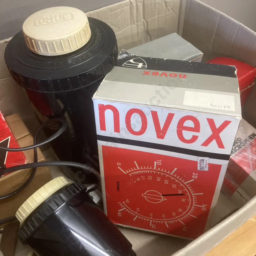 Box Lot Paterson Darkroom Safelight, Novex R Darkroom Enlarger Timer, Jobo Developing Tanks, Micro Focus Finder Etc Image 1++