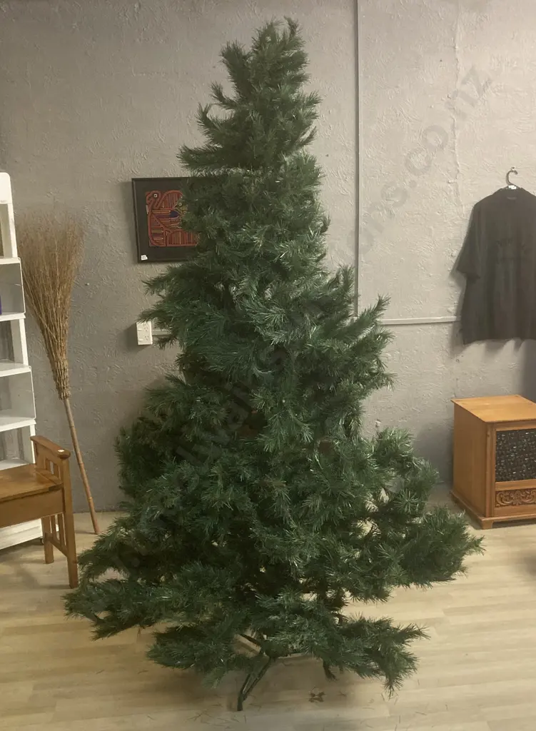 Christmas Heirloom Company Christmas Tree Image 1++