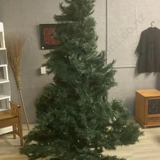 Christmas Heirloom Company Christmas Tree