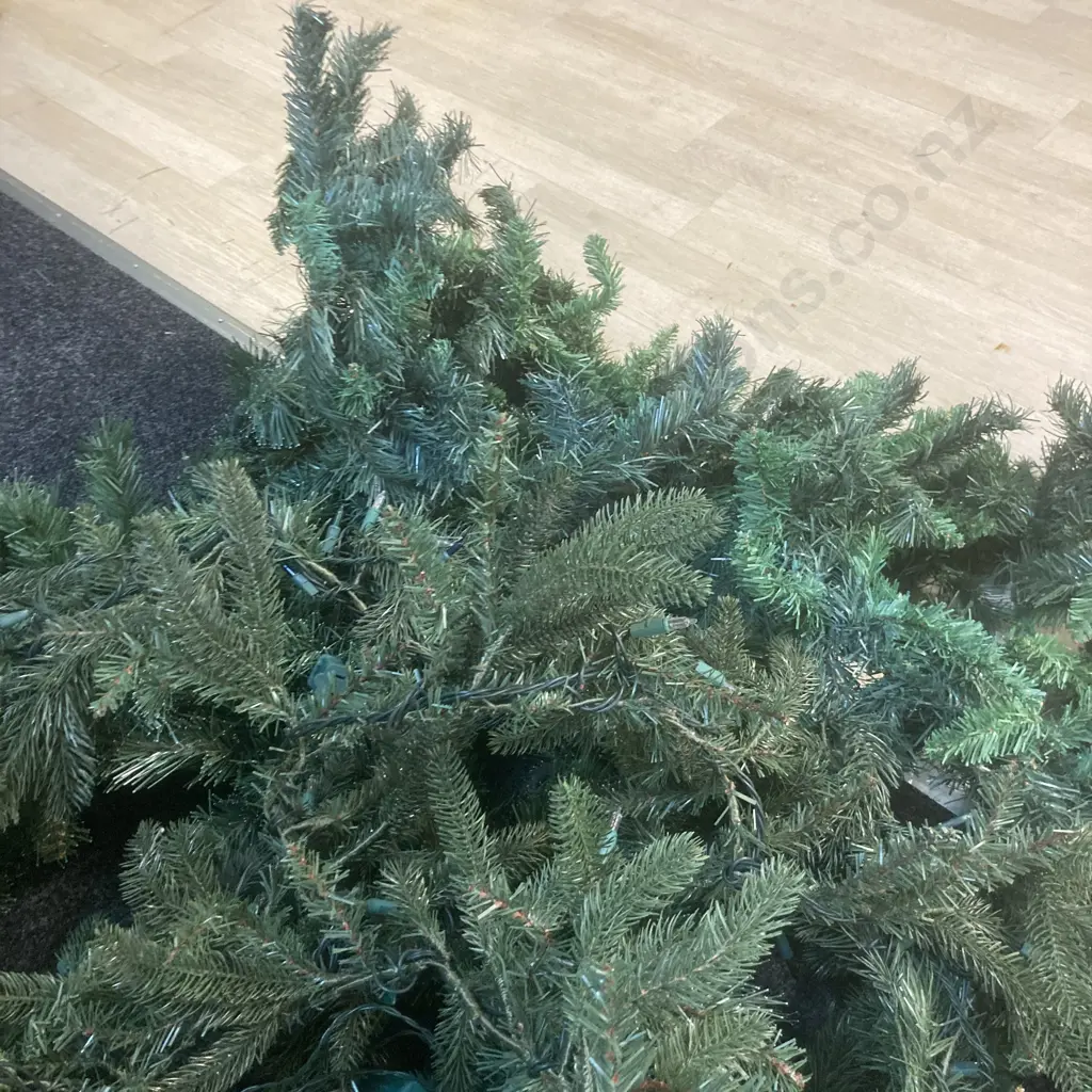 4 Assorted Christmas Garlands (Lights Not Working) Image 1++