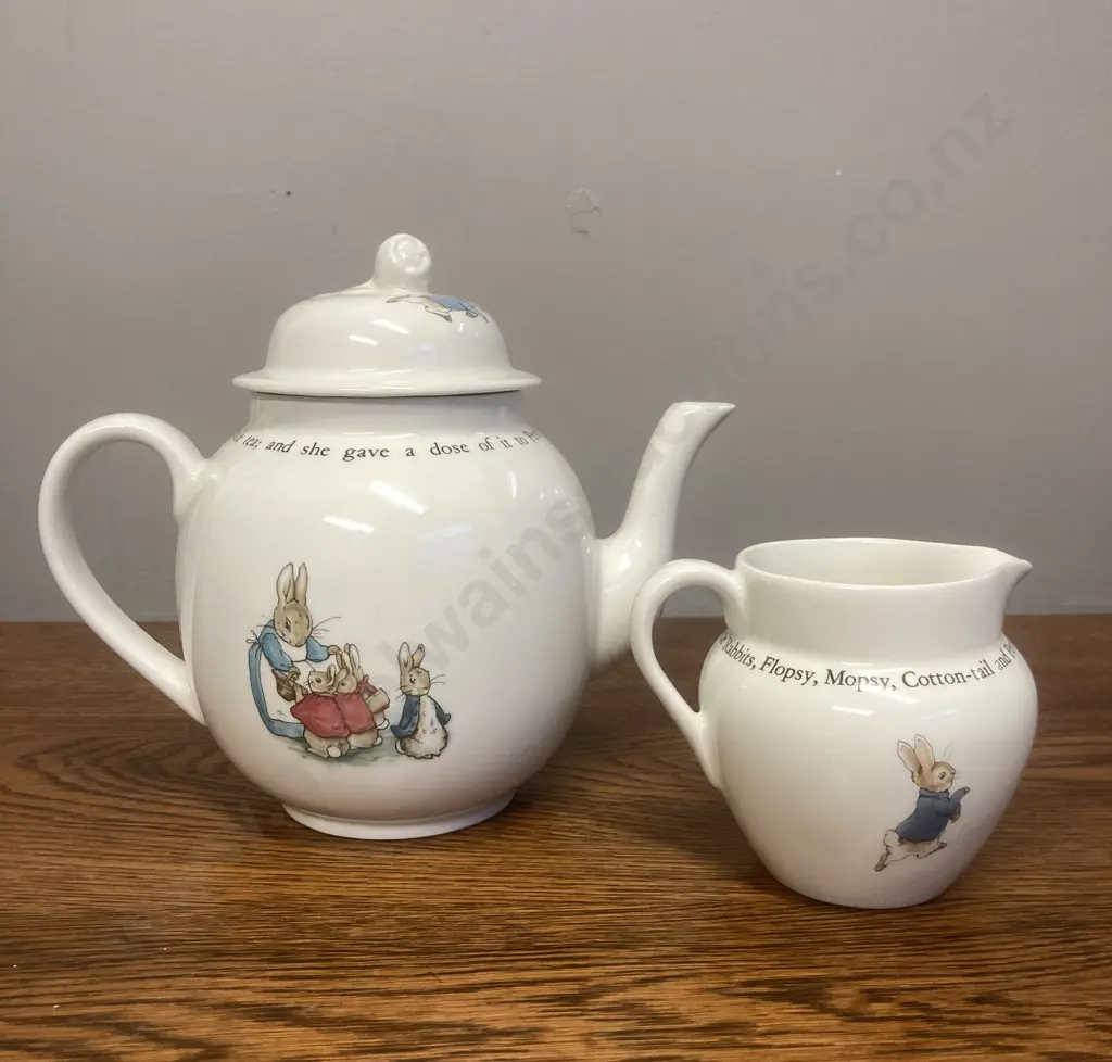 Wedgwood Beatrix Potter Peter Rabbit Large Teapot & Milk Jug Image 1++