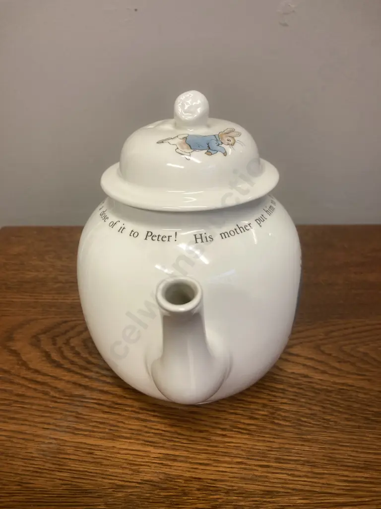 Wedgwood Beatrix Potter Peter Rabbit Large Teapot & Milk Jug Image 1++