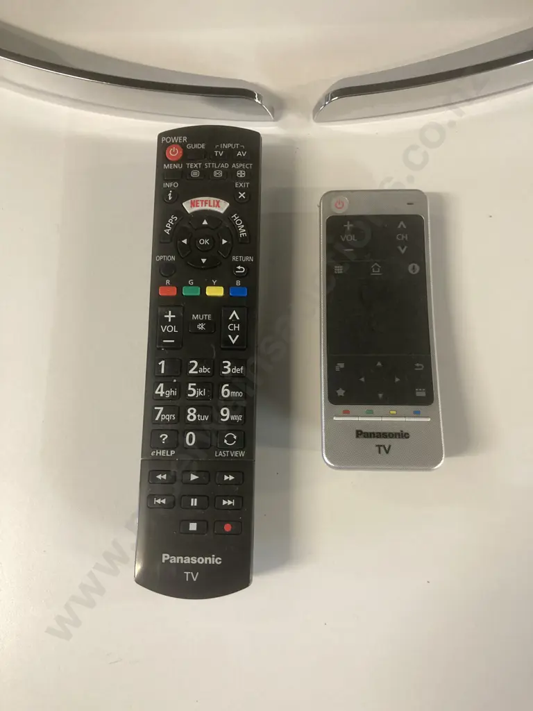 Panasonic Viera 50" TV With Touch Pad Remote Control, Model TH-50DX740U, 4K Ultra HD LED LCD Image 1++