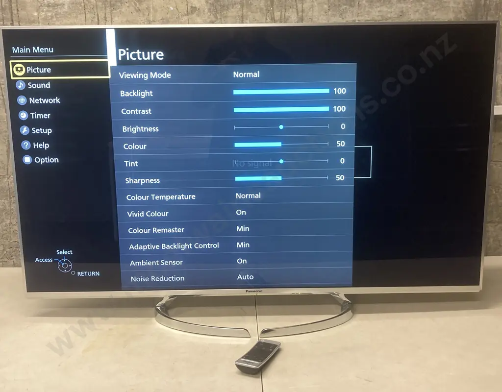 Panasonic Viera 50" TV With Touch Pad Remote Control, Model TH-50DX740U, 4K Ultra HD LED LCD Image 1++