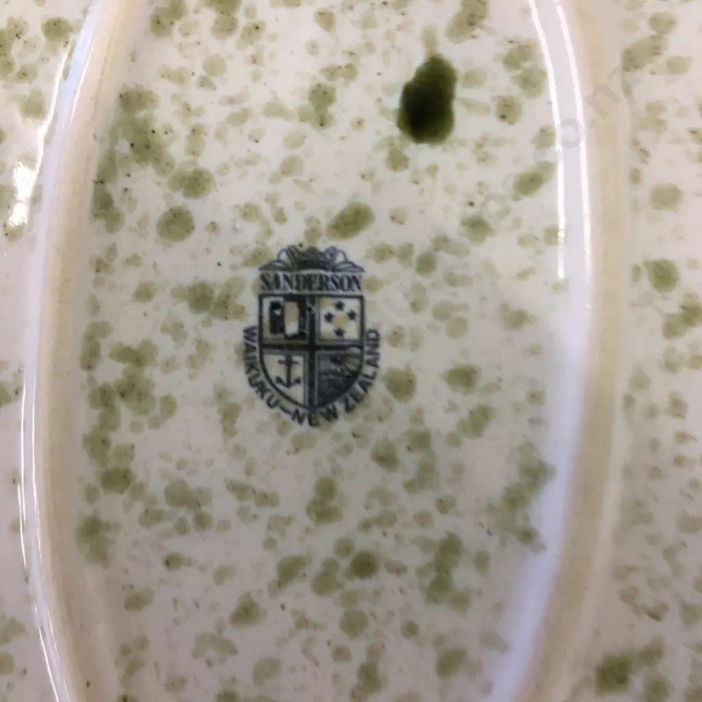 Rare Sanderson Waikuku NZ Oval Green Speckled Plates x 7 Image 1++