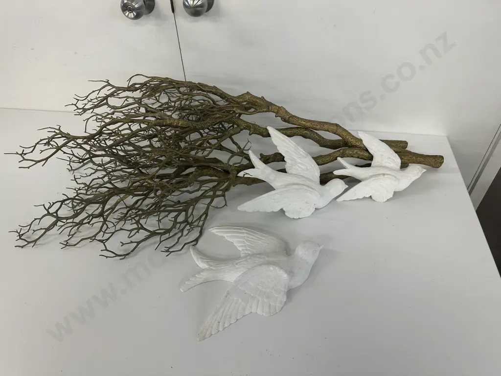 Decorative Gold Coloured Branches & French Bee Hand Painted Bird Wall Plaques Image 1++