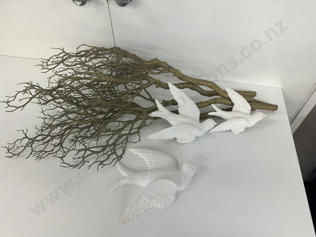 Decorative Gold Coloured Branches & French Bee Hand Painted Bird Wall Plaques Image 1++