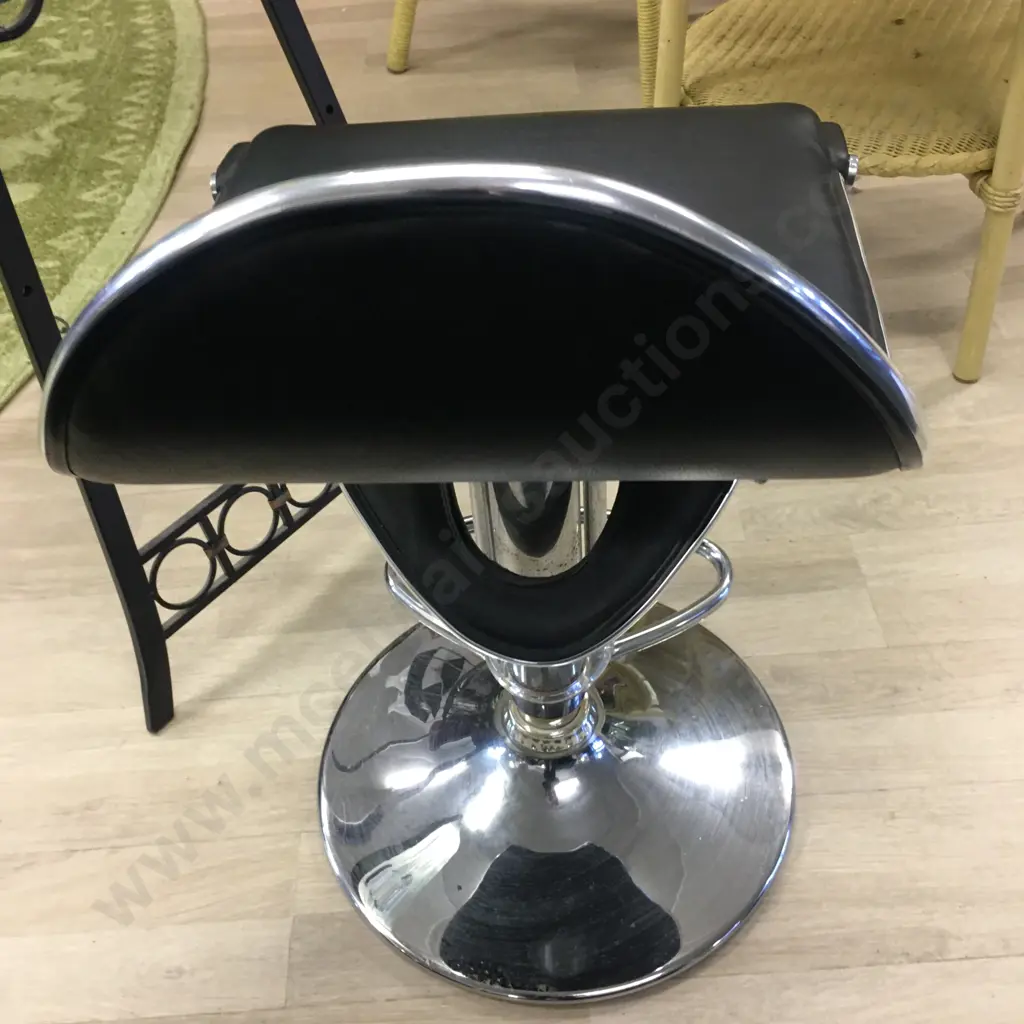 Black Vinyl Lowback Gaslift Barstool Image 1++