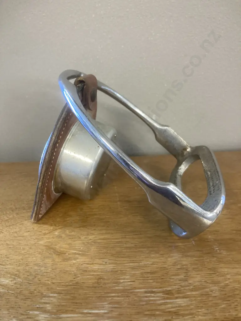 Vintage Equestrian English Stirrup Shaped Barometer, Leather Surround Image 1++
