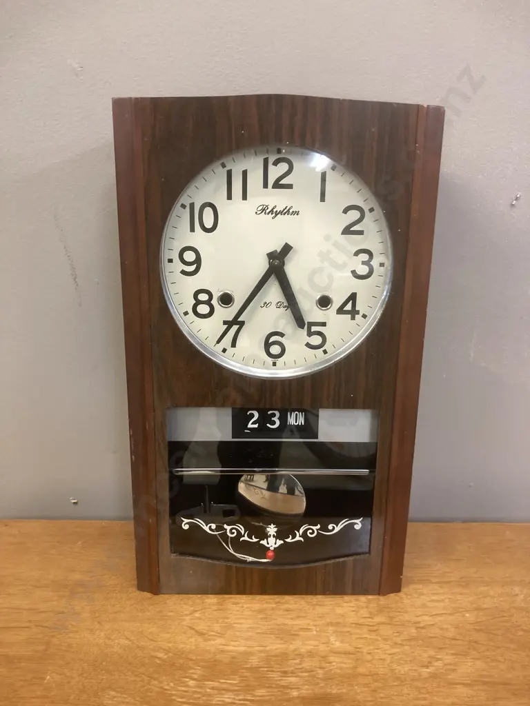 Vintage Rhythm 30 Day Calendar Wall Clock Image 1++
