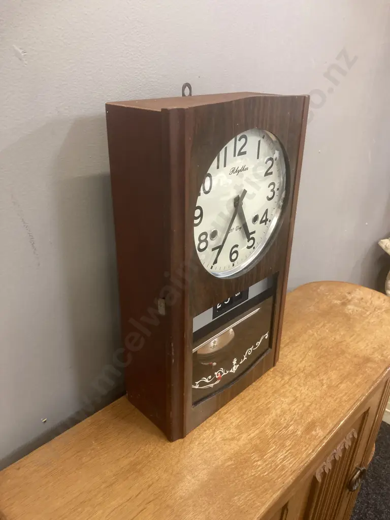 Vintage Rhythm 30 Day Calendar Wall Clock Image 1++