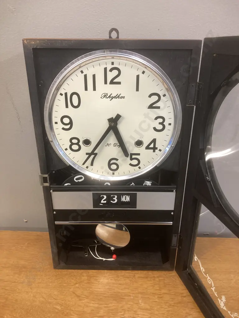 Vintage Rhythm 30 Day Calendar Wall Clock Image 1++