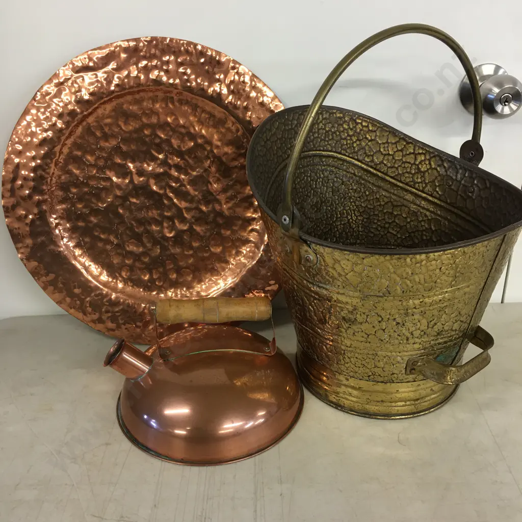 Ducal Hammered Brass Coal Scuttle, Hammered 40cm Copper Tray & Copper Jug Image 1++