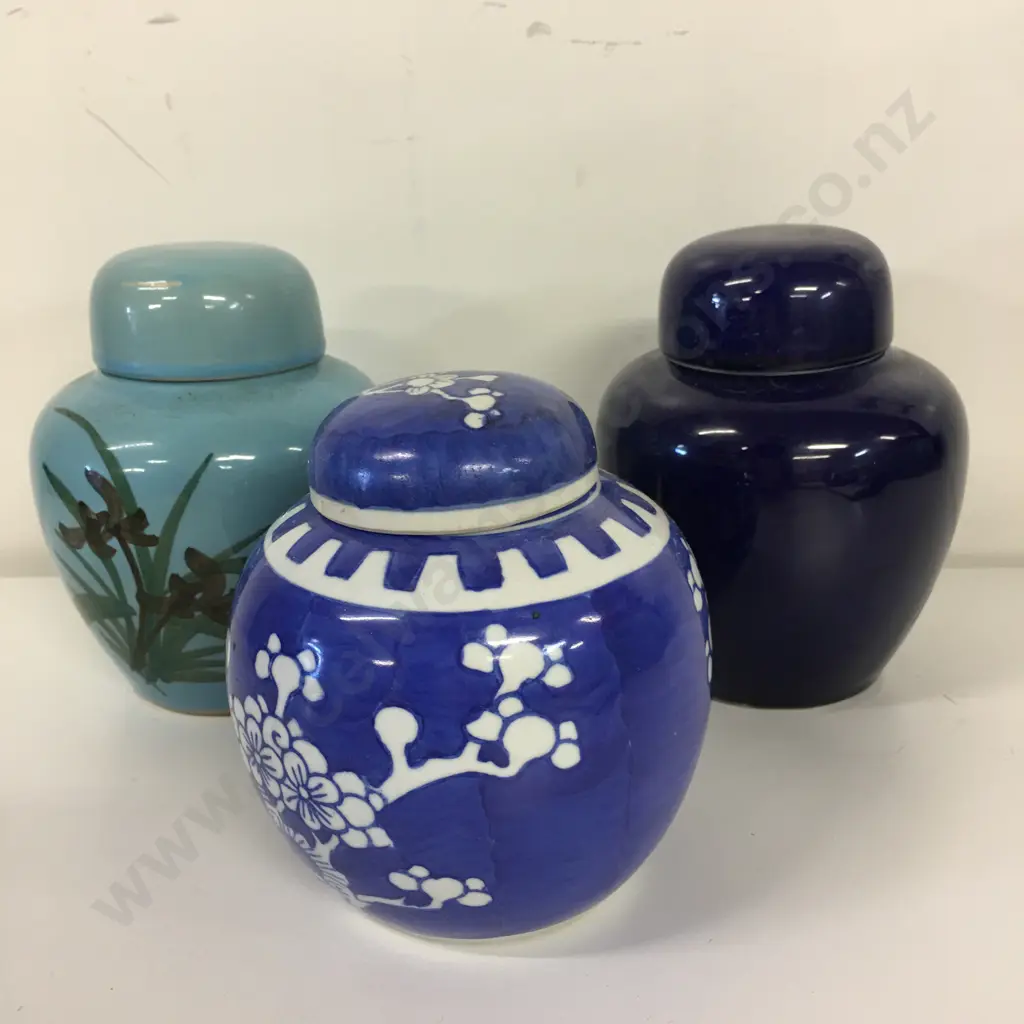 Selection Of Ginger Jars Blue/White Tones Image 1++