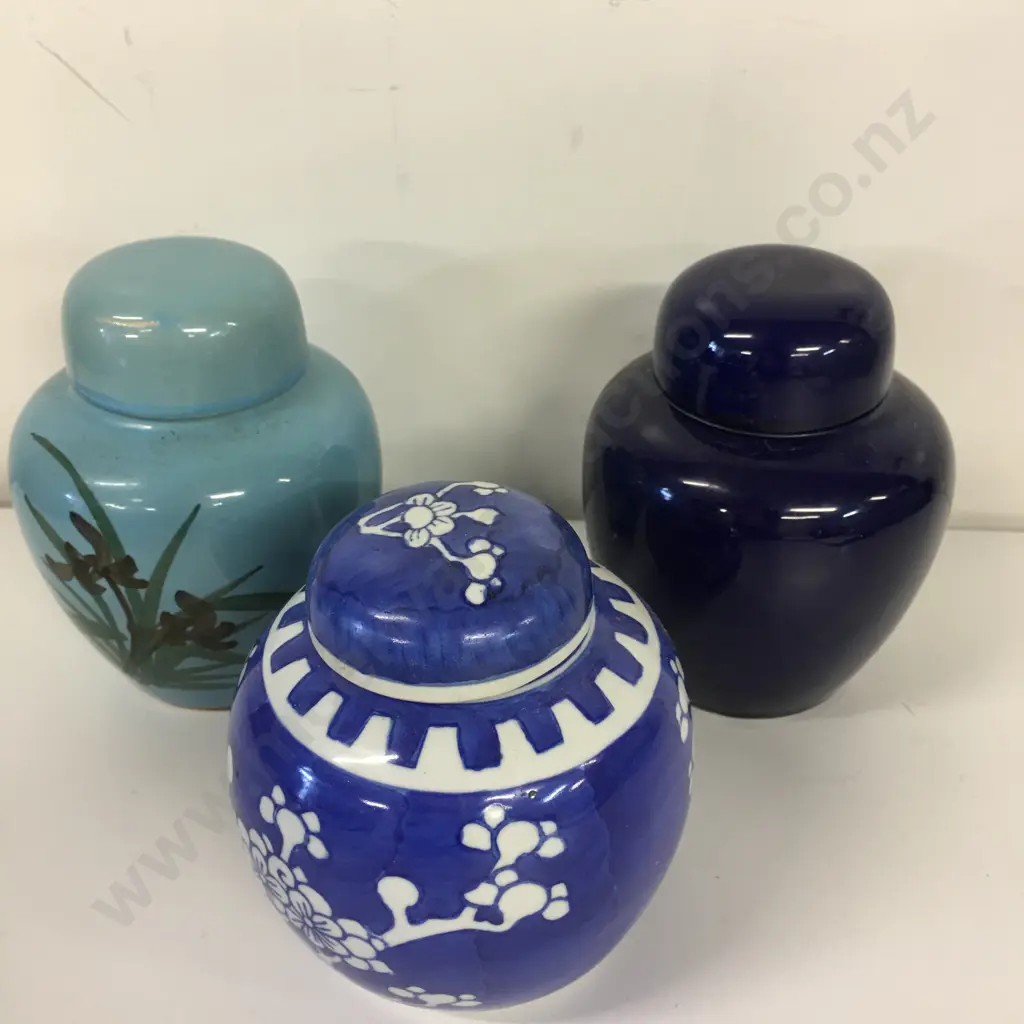 Selection Of Ginger Jars Blue/White Tones Image 1++