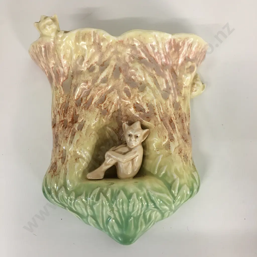   Vintage Rare Sylvac Pixie Wall Pocket #320 H21cm. Image 1++