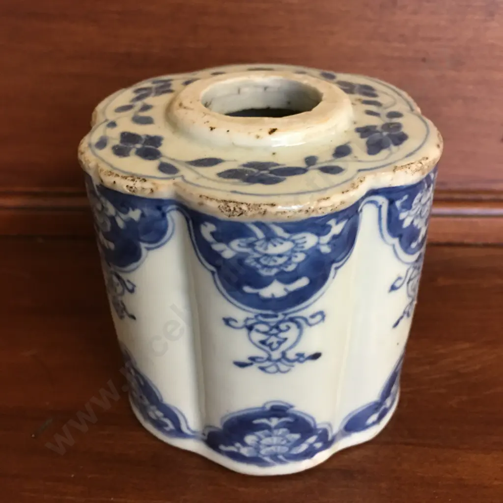 Selection Of Blue & White Vintage Vases Image 1++
