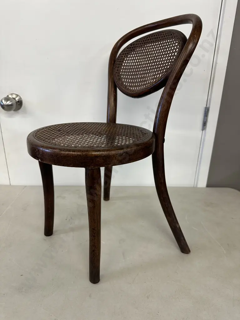 Vintage Childs Bentwood Chair Image 1++