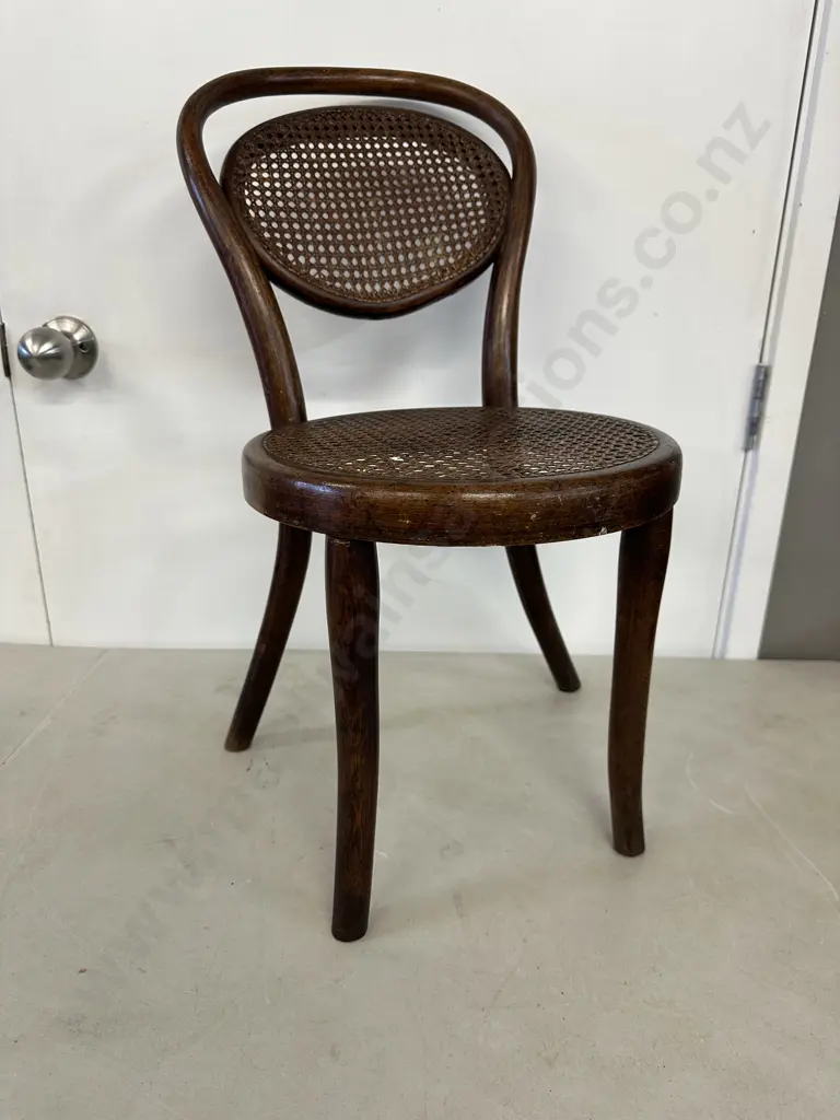 Vintage Childs Bentwood Chair Image 1++