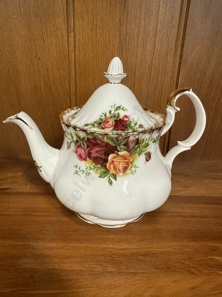 Royal Albert 'Old Country Roses' Teapot H14cm Image 1++