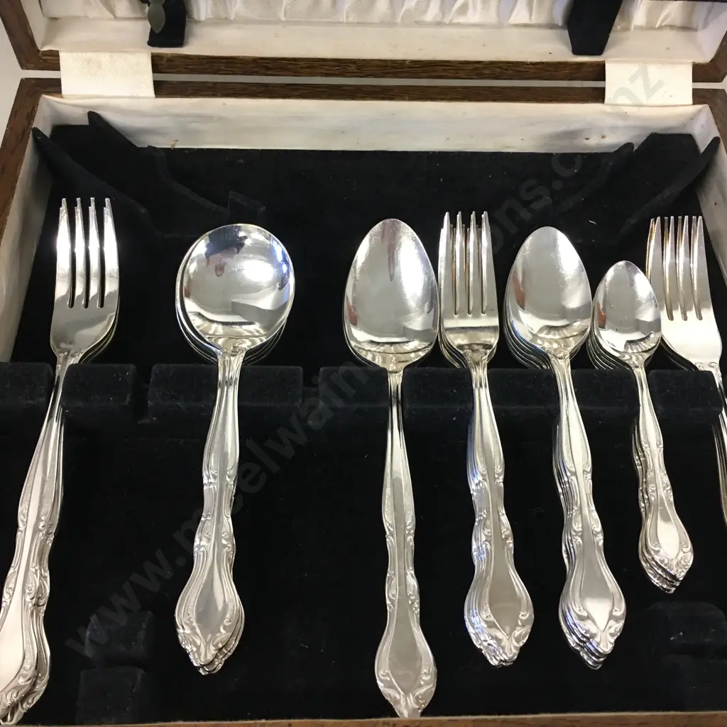 Mytton Rodd Silver Plated Cutlery In Vintage Oak Canteen, 42 Pieces Image 1++