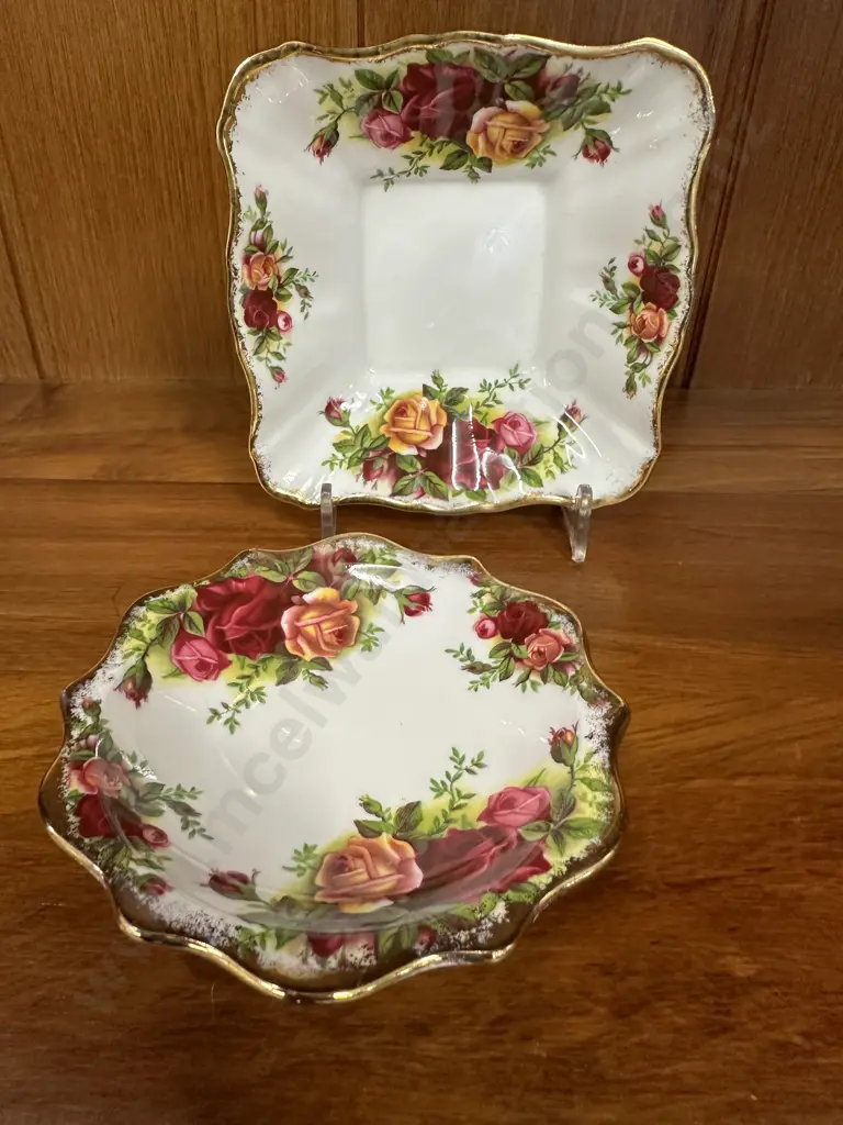 Pair Of Royal Albert 'Old Country Roses' Pin Dishes x2 Image 1++