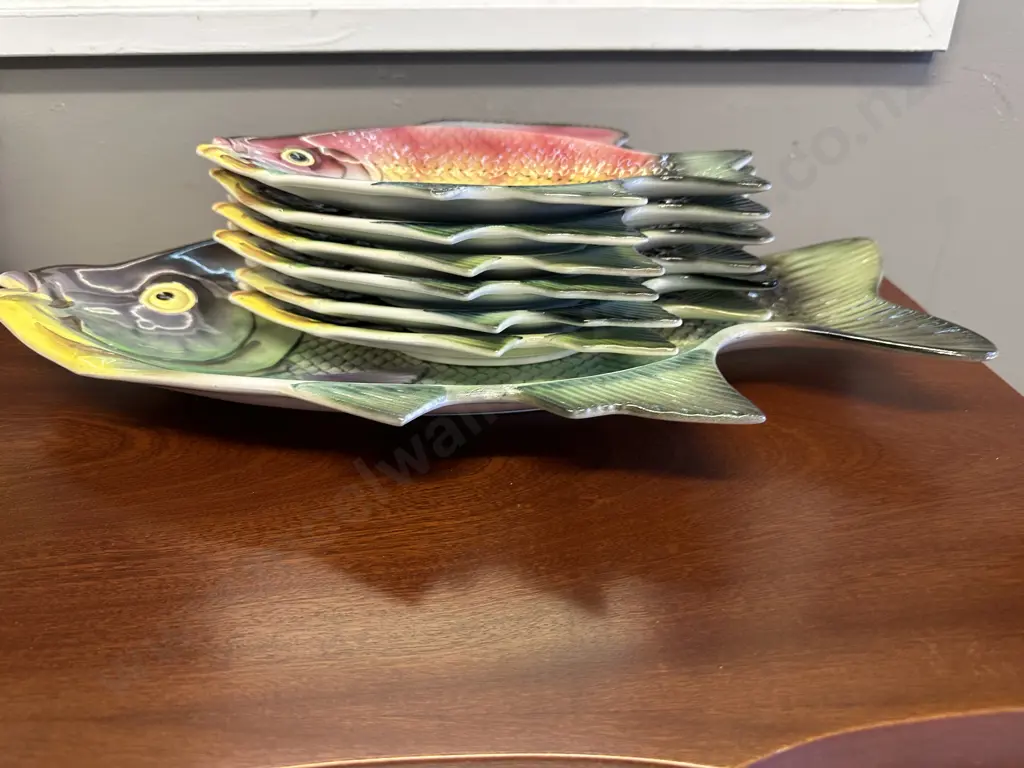 Vintage Fish Platter & Side Plates Image 1++