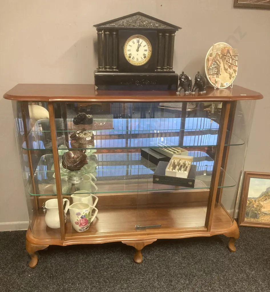 Mahogany & Curved Glass China Display Cabinet, Cabriole Legs, Glass Shelves, Mirror Backed, H90 W120 D37cm, With Key Image 1++